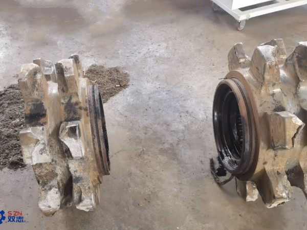 赴山西懷仁測(cè)繪刮板、橫梁、鏈輪體