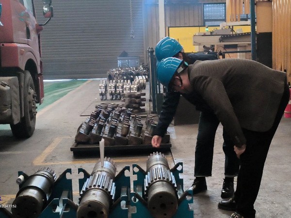 內(nèi)蒙古沙總蒞臨河南雙志，共鑒鏈輪軸組制造實力